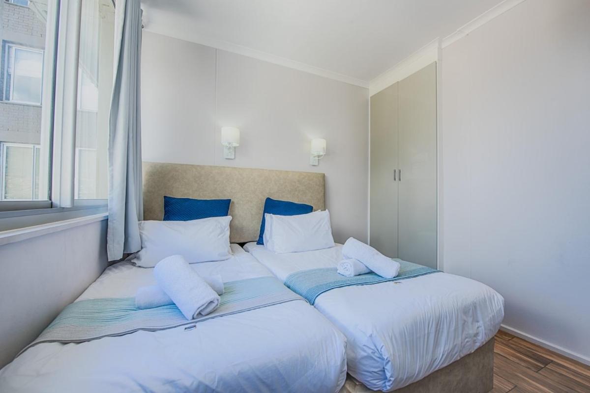 Table Mountain Views Two Bed * Le Cap